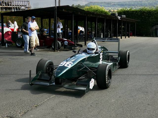 F1赛车技术流变：那些改变比赛的革新（体能康复视角）